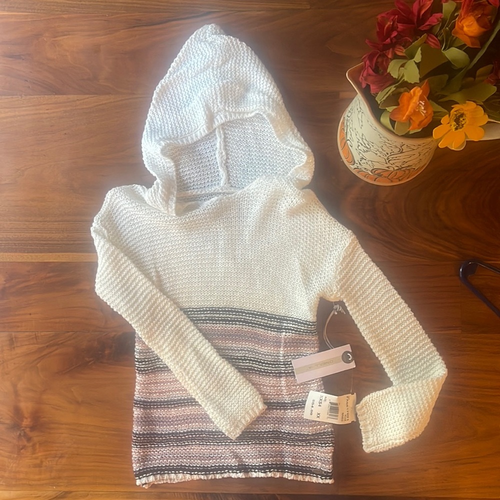 Girls O’Neill sweater NWT- size 4